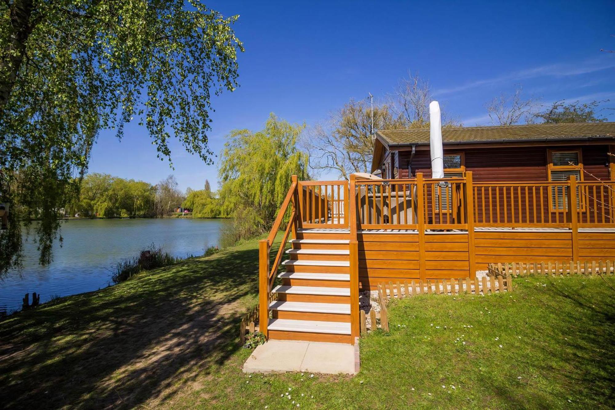 Stunning Lodge With Free Wifi For Hire At Carlton Meres In Suffolk Ref 60013M Saxmundham Exterior photo